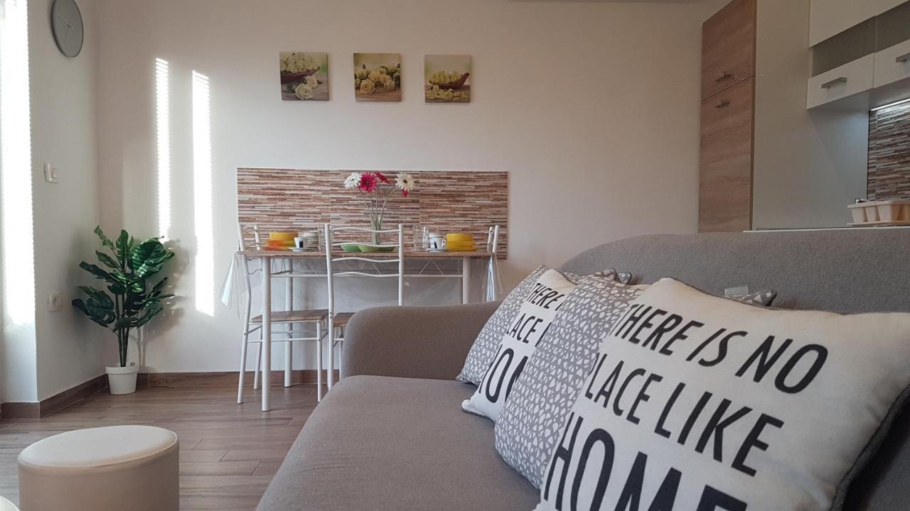 Apartments Glorija プーラ エクステリア 写真